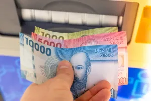 ¿Cuál es el límite para retirar dinero en cajeros automáticos?